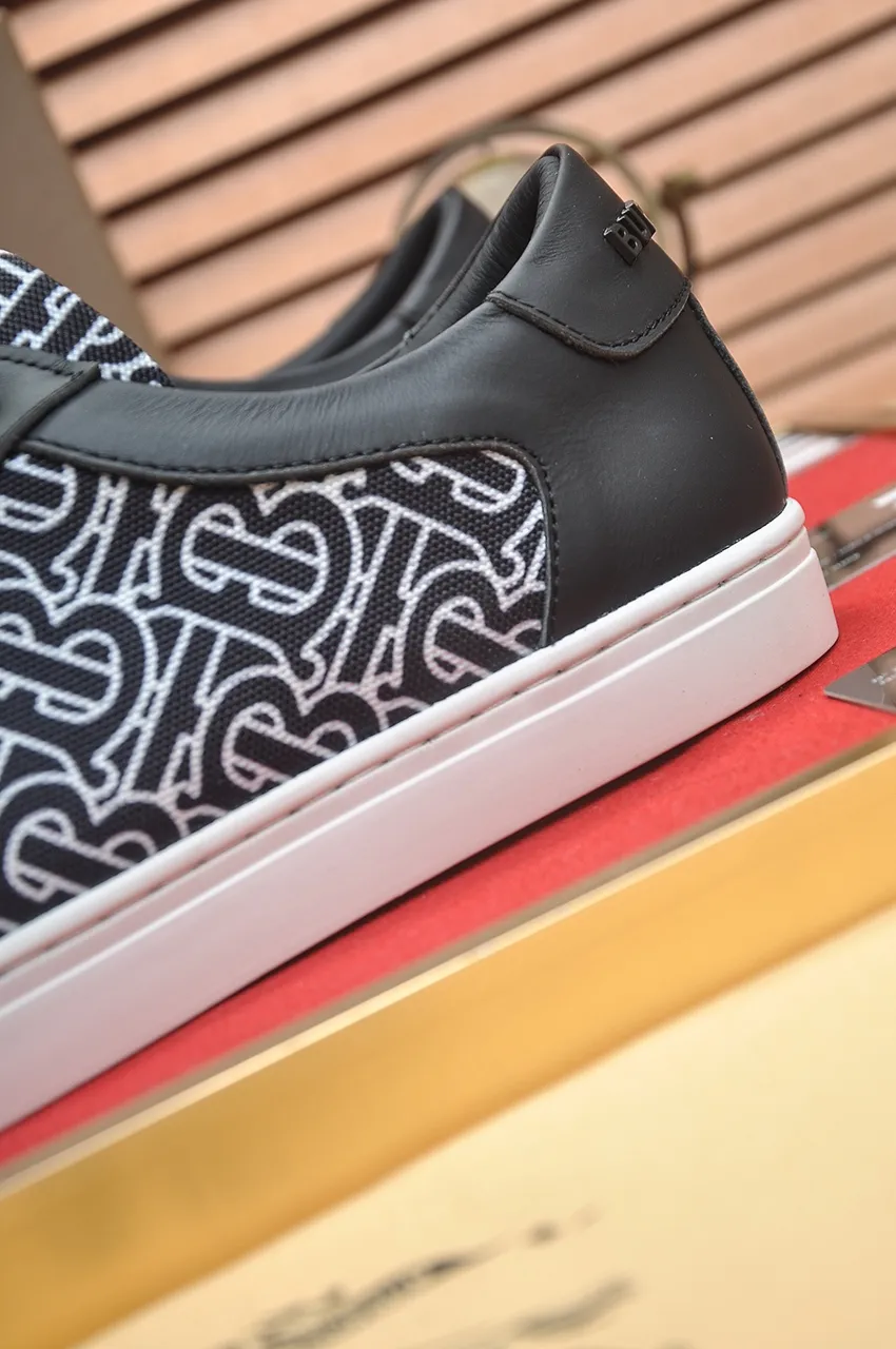 Men's shoes💰480💶[Burberry] (cowhide lining) classic low-top sneakers｜Imported cowhide with classic plaid fabric｜Cow leather lining｜Original outsole｜Fine workmanship and comfortable to wear Size: 38-44 (customized at 45)